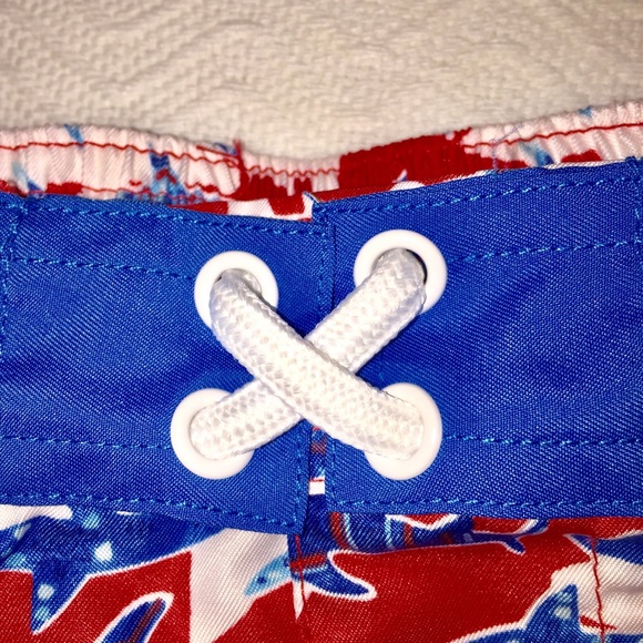 UVSkinz Shark Rash Guard Matching Trunks 2T - Picture 4 of 16